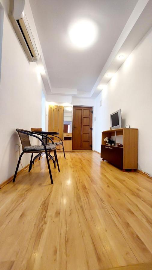 The Home Hunedoara Luaran gambar